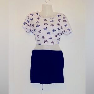 Love streak Butterfly cropped Tee with open back, size Large.
